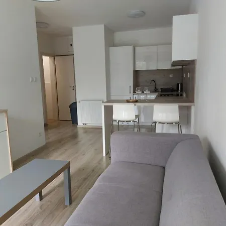 Apartman Mala Hora 1 *